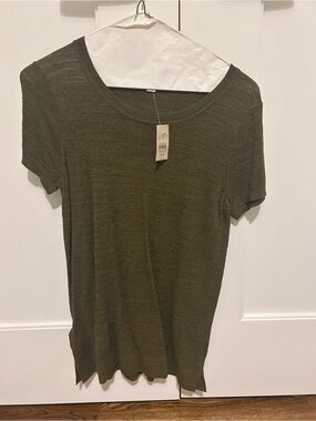 NWT LOFT Olive Green Short-Sleeve Knit Tee